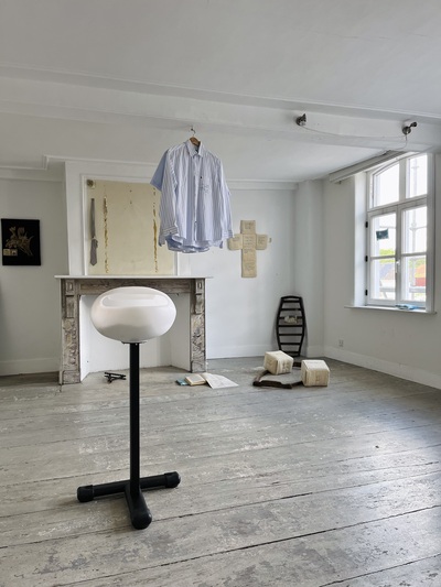 inkom tentoonstellingsruimte Mia Nollet en Jadot & Barbier