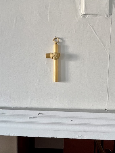 Bries kruisje frontaal